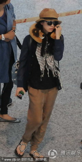 ��ͼ����ʫʫ���ڳ������� ������ȴ����Ь