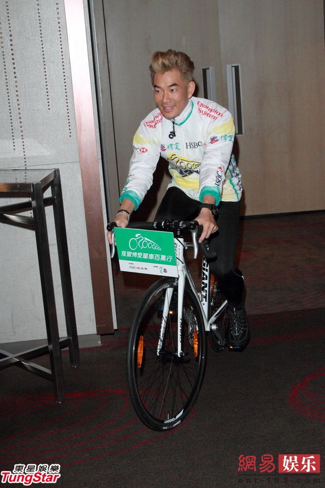 任贤齐否认明年成婚 称计划周详才进行