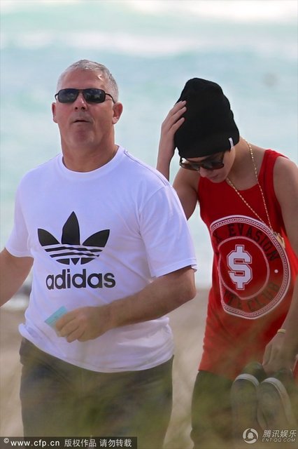 组图:比伯负面新闻不断 又遭前保镖起诉欠工资