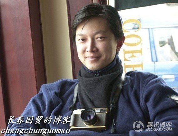 网曝柴静与老公私密合影照 一同购物用餐显恩爱