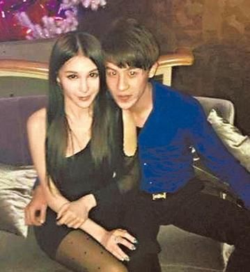 ������Ǵ��ڵ�18����ڸ����� Ů������һ��