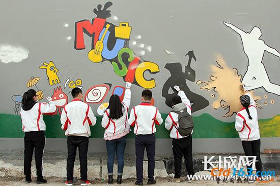 ��ѧ���ڴ�ҵ���������չ����Ϳѻ��������� �϶� ��